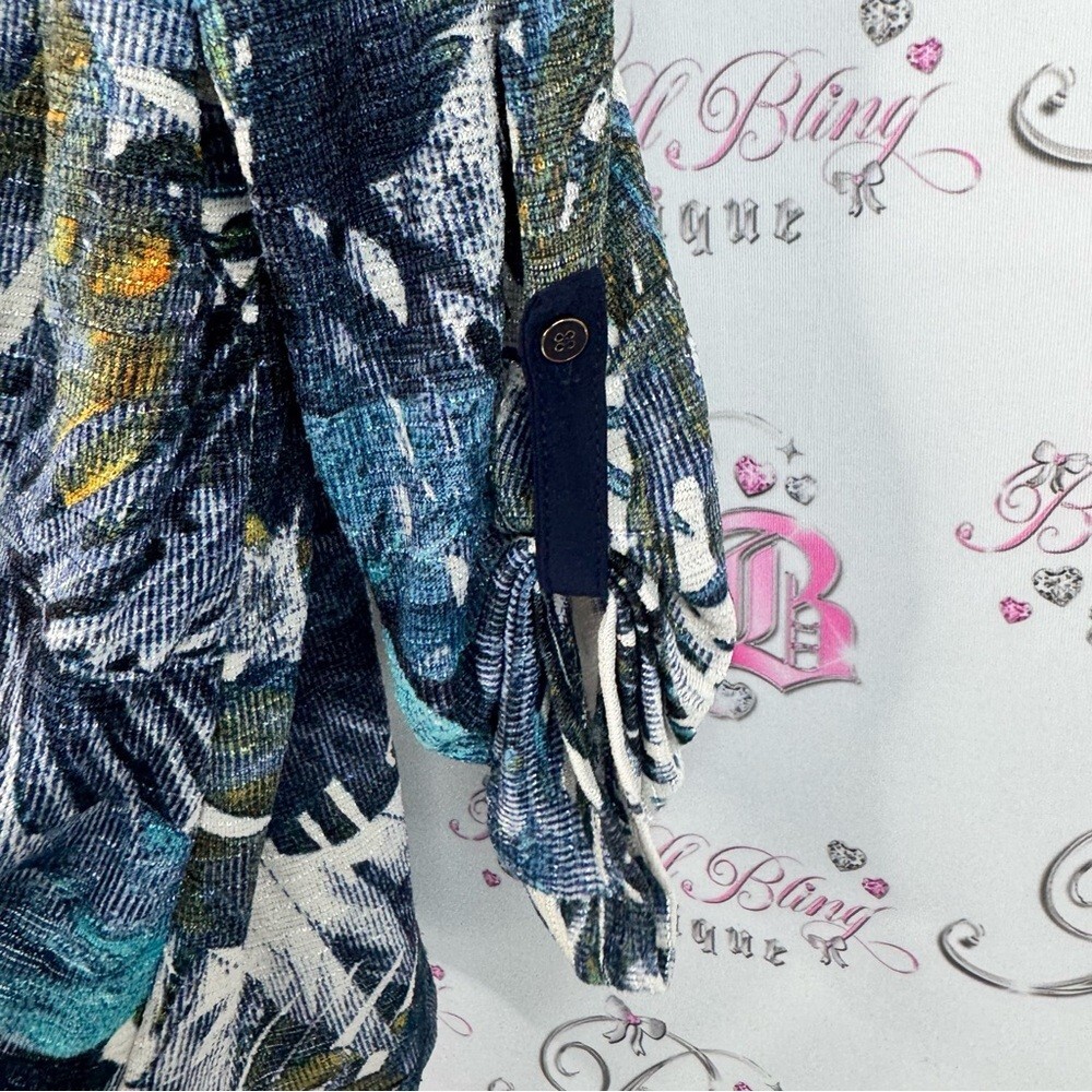 Bali Corp Long Sleeve Tropical Leafs Floral Print V-Neck Top - Blue And White View 5